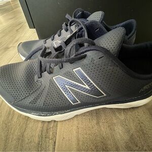 New Balance 690v4
